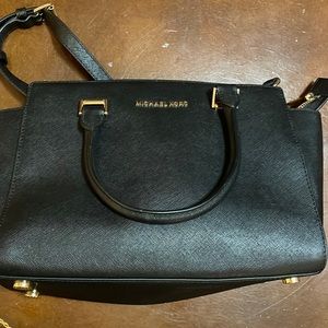 Black michael kors bag